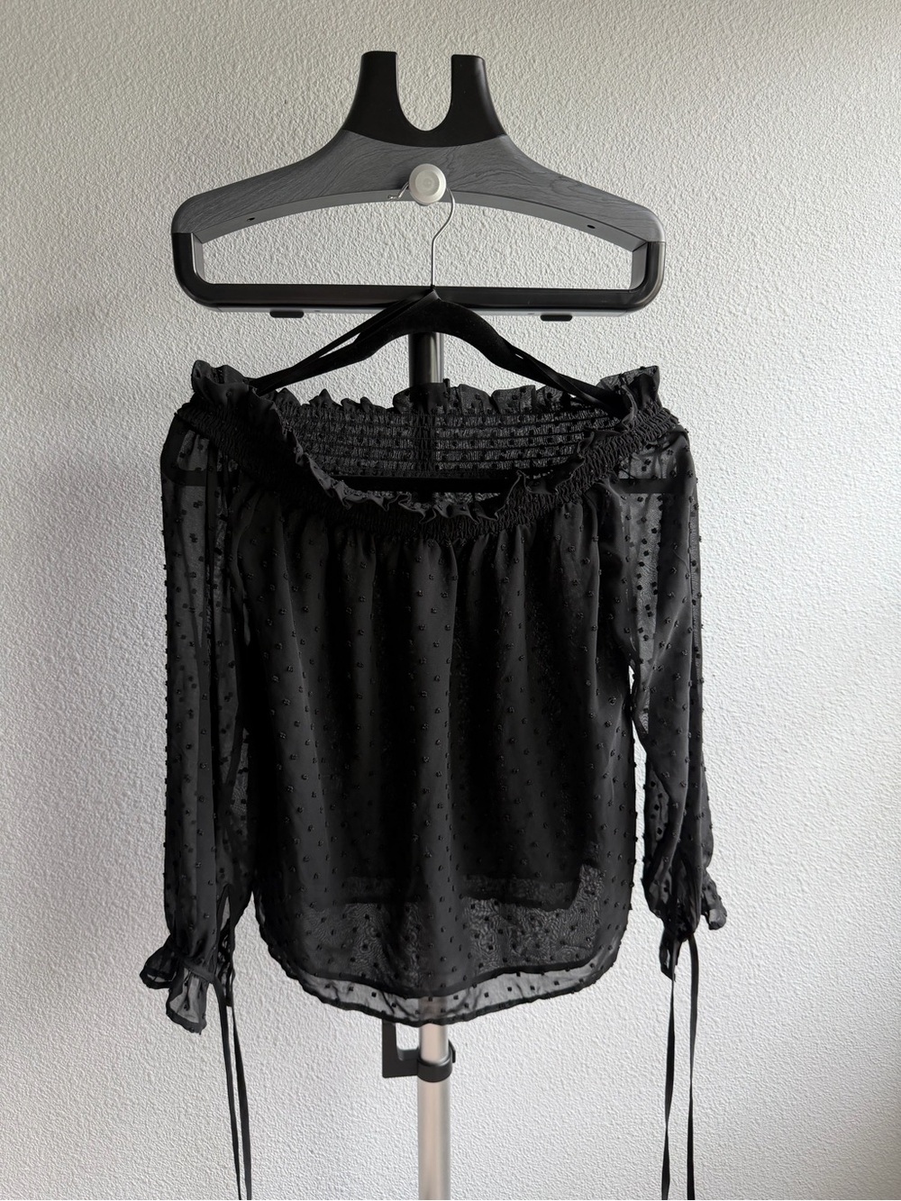H&M Black Off-Shoulder Swiss Dot Blouse - Women